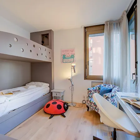 Dandy House Few Min From - Happy Апартаменти