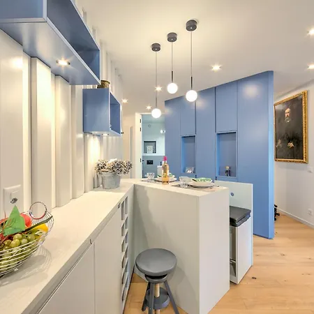 Апартаменты Dandy House Few Min From - Happy