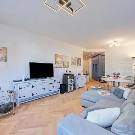 Апартаменты Dandy House Few Min From - Happy Лугано