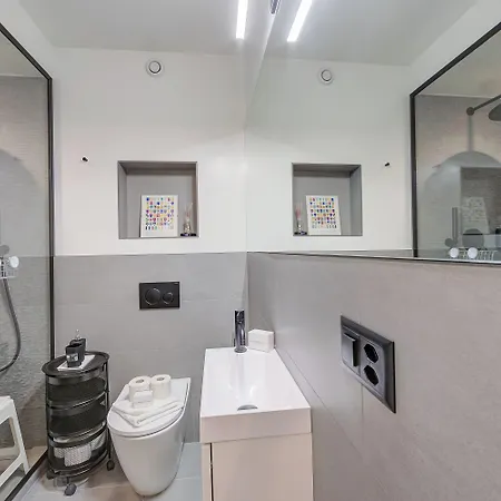 Апартаменты Dandy House Few Min From - Happy *